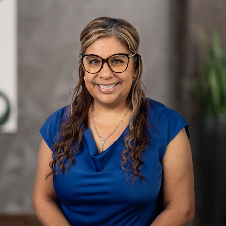 Julia Perez portrait